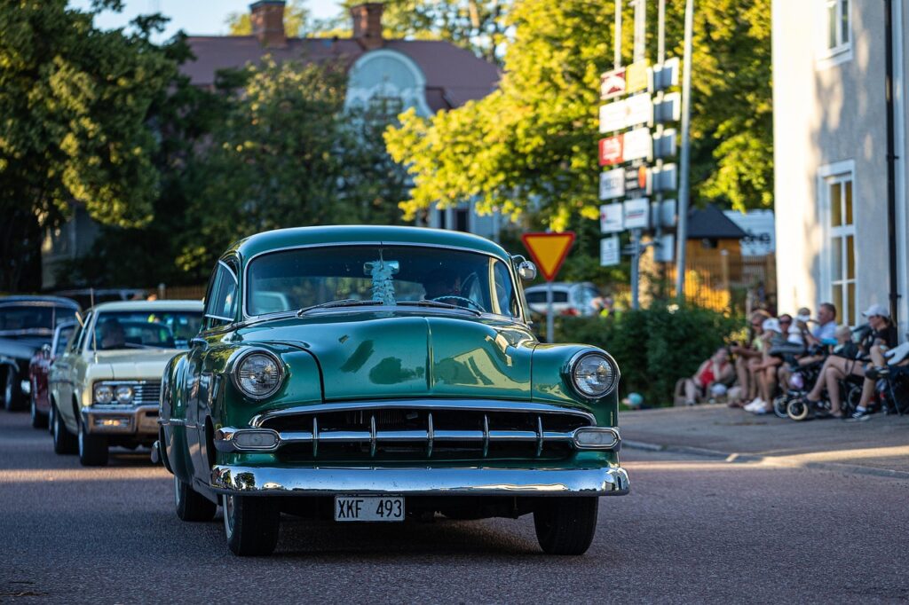 50代が知っておきたい車の維持費の見直し方は？