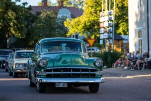 50代が知っておきたい車の維持費の見直し方は？